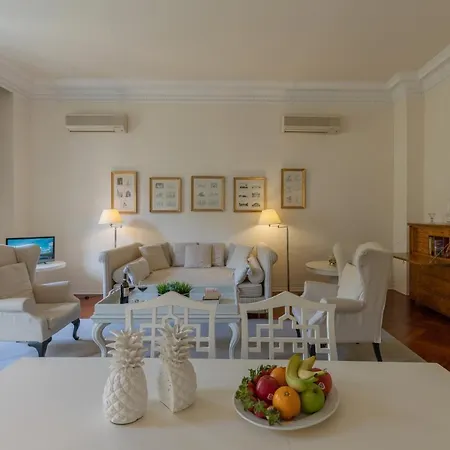 Raso Cozy Penthouse Near The Duomo