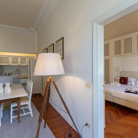 Raso Cozy Penthouse Near The Duomo Apartment *