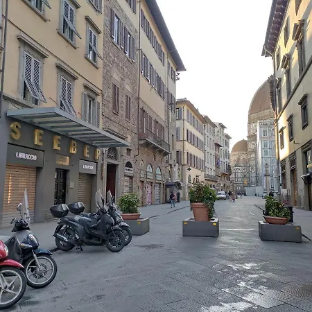 Apartment Raso Cozy Penthouse Near The Duomo