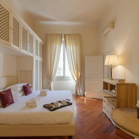 Apartment Raso Cozy Penthouse Near The Duomo