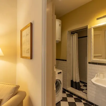 Raso Cozy Penthouse Near The Duomo