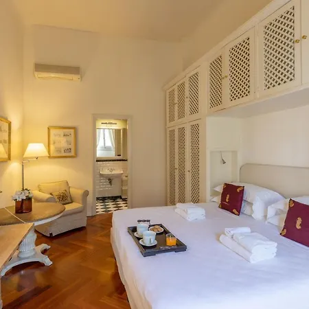 Raso Cozy Penthouse Near The Duomo *
