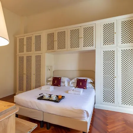 Apartment Raso Cozy Penthouse Near The Duomo *